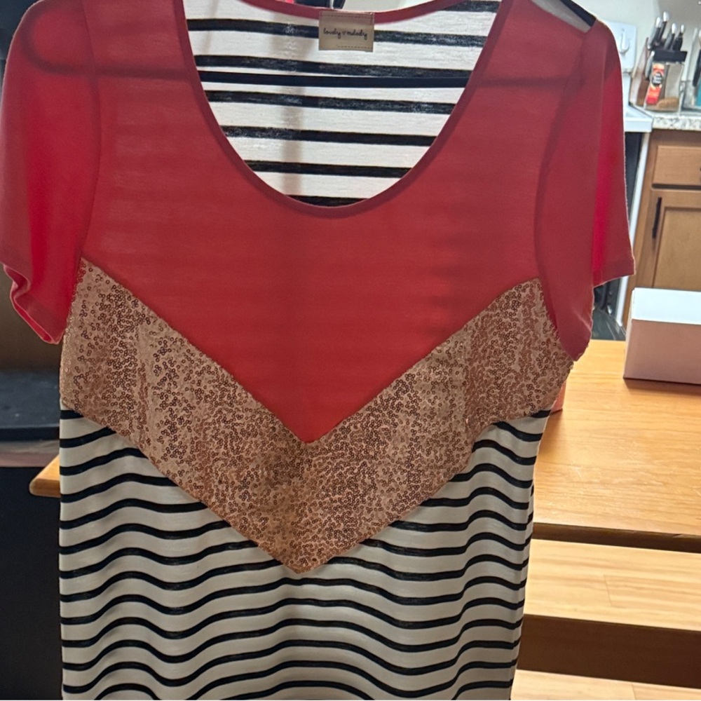Lovely melody, short sleeve top with pink and black and white stripes